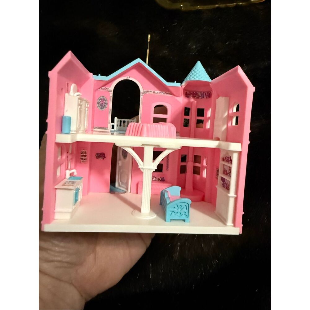 Vintage 1999 Hallmark Barbie Dream House Christmas Keepsake Ornament - Picture 3 of 4